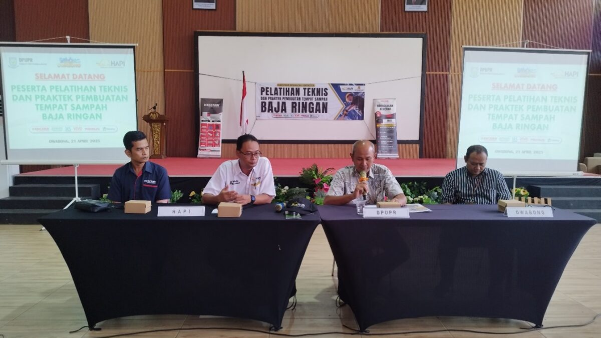 Pelatihan dan Praktik Pembuatan Tempat Sampah Baja Ringan, DPU PR Purbalingga Bekali Karyawan Owabong