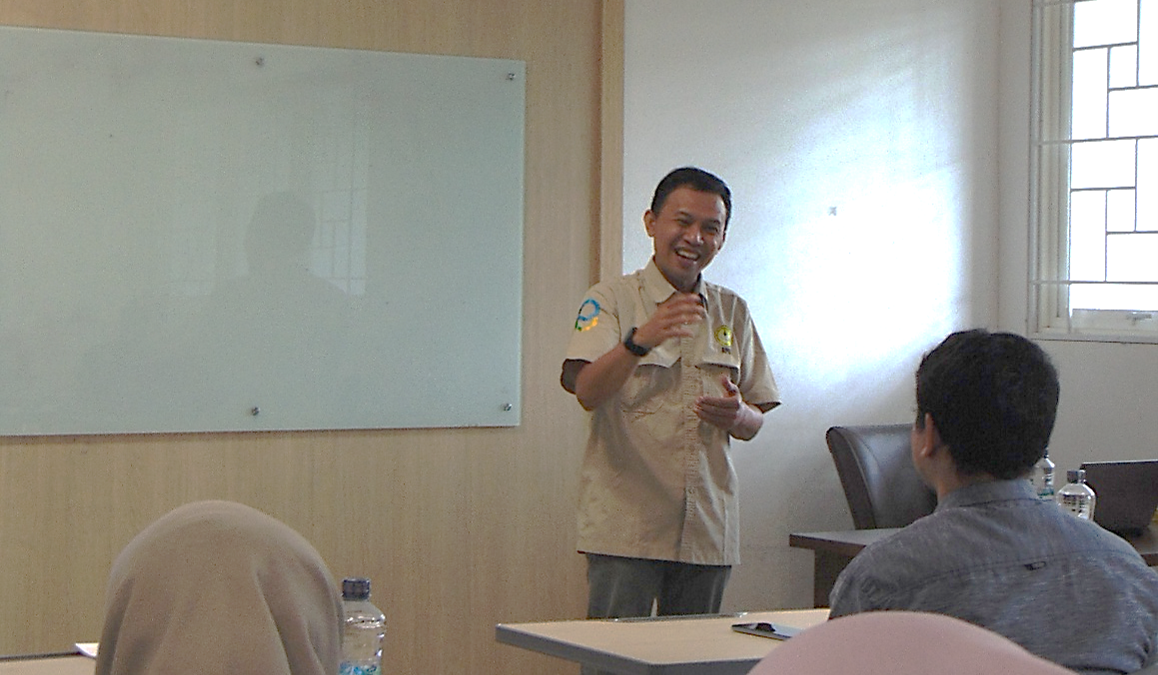 Pelatihan Teknik Pengukuran Produktivitas Konstruksi dalam Penyusunan Koefisien AHSP dan Justifikasi Peningkatan Kinerja pada Kontrak Kritis Bagi DPUPR Kabupaten Purbalingga